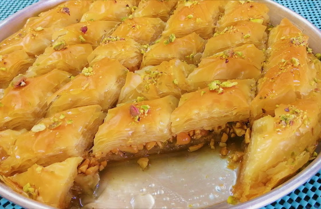 حاجه حلوة بدون تكاليف أعملي البقلاوة الذهبية بالسوداني طعمها حكاية واقتصادية 5 حاجه حلوة بدون تكاليف أعملي البقلاوة الذهبية بالسوداني طعمها حكاية واقتصادية