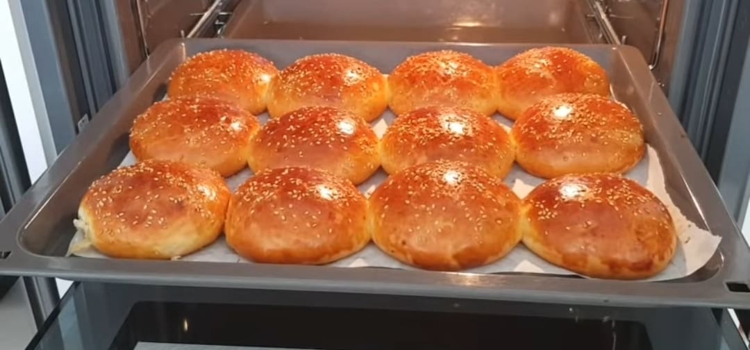 بعجينة طرية طعمها مميز شهي حضري البريوش المغربي بالسمسم في البيت 5 بعجينة طرية طعمها مميز شهي حضري البريوش المغربي بالسمسم في البيت