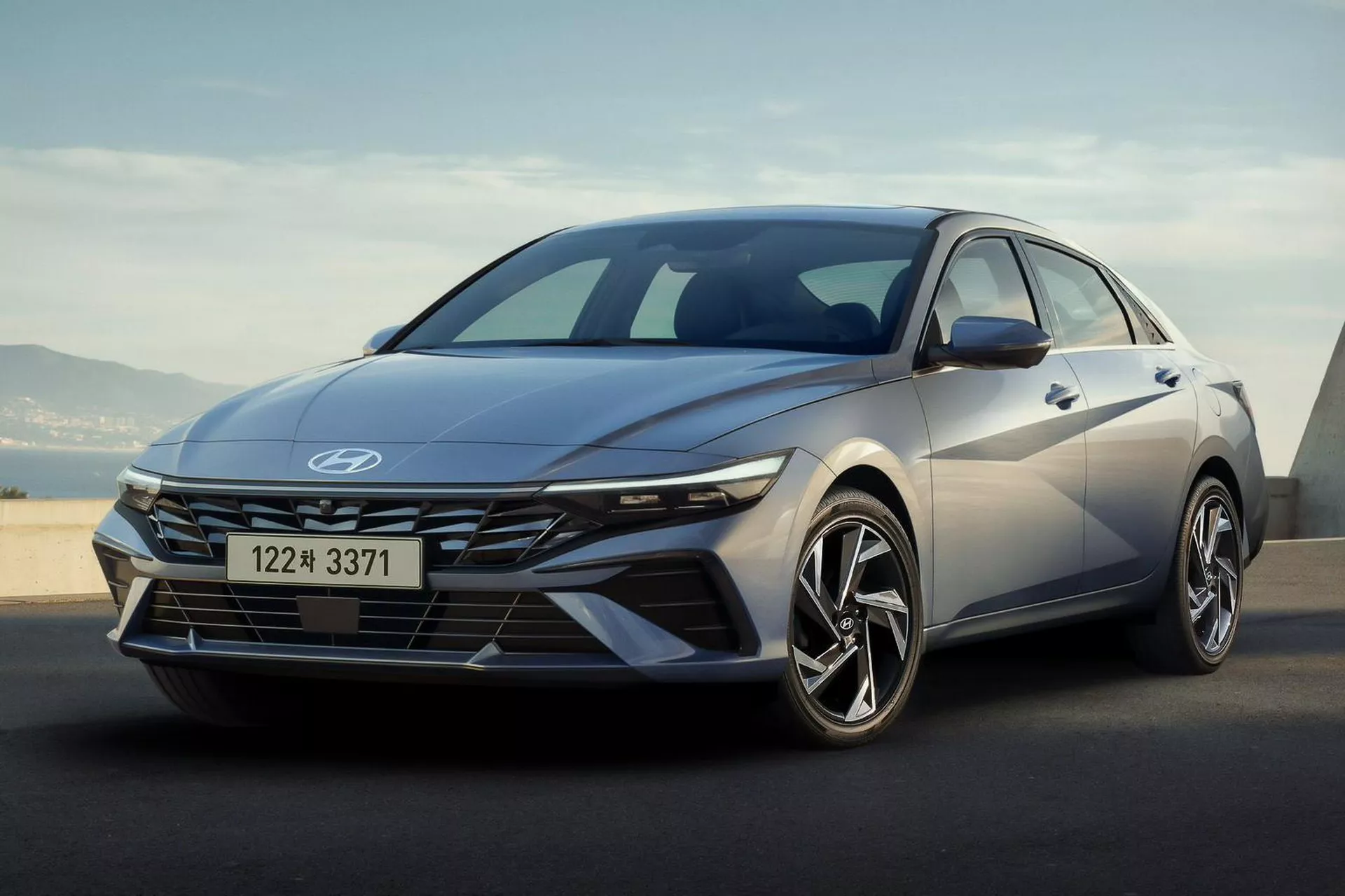 مواصفات واسعار سيارة هيونداي النترا 2024 Hyundai Elantra عنوان الفخامة والتميز بإمكانيات لا مثيل لها