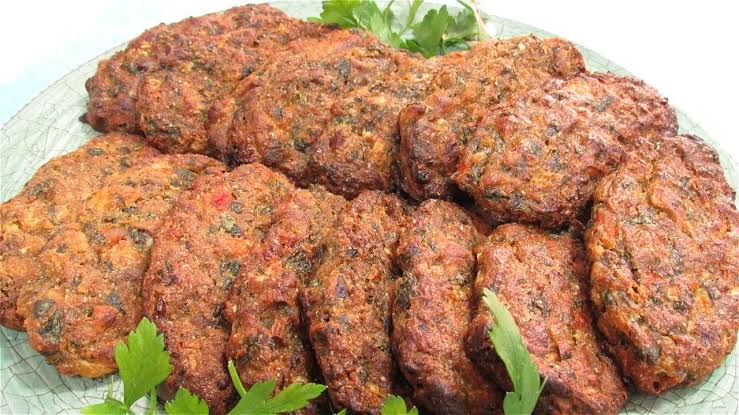 جربوها ولن تستغنوا عنها.. أسهل طريقة لعمل كفتة الباذنجان بسرعة وبأقل التكاليف