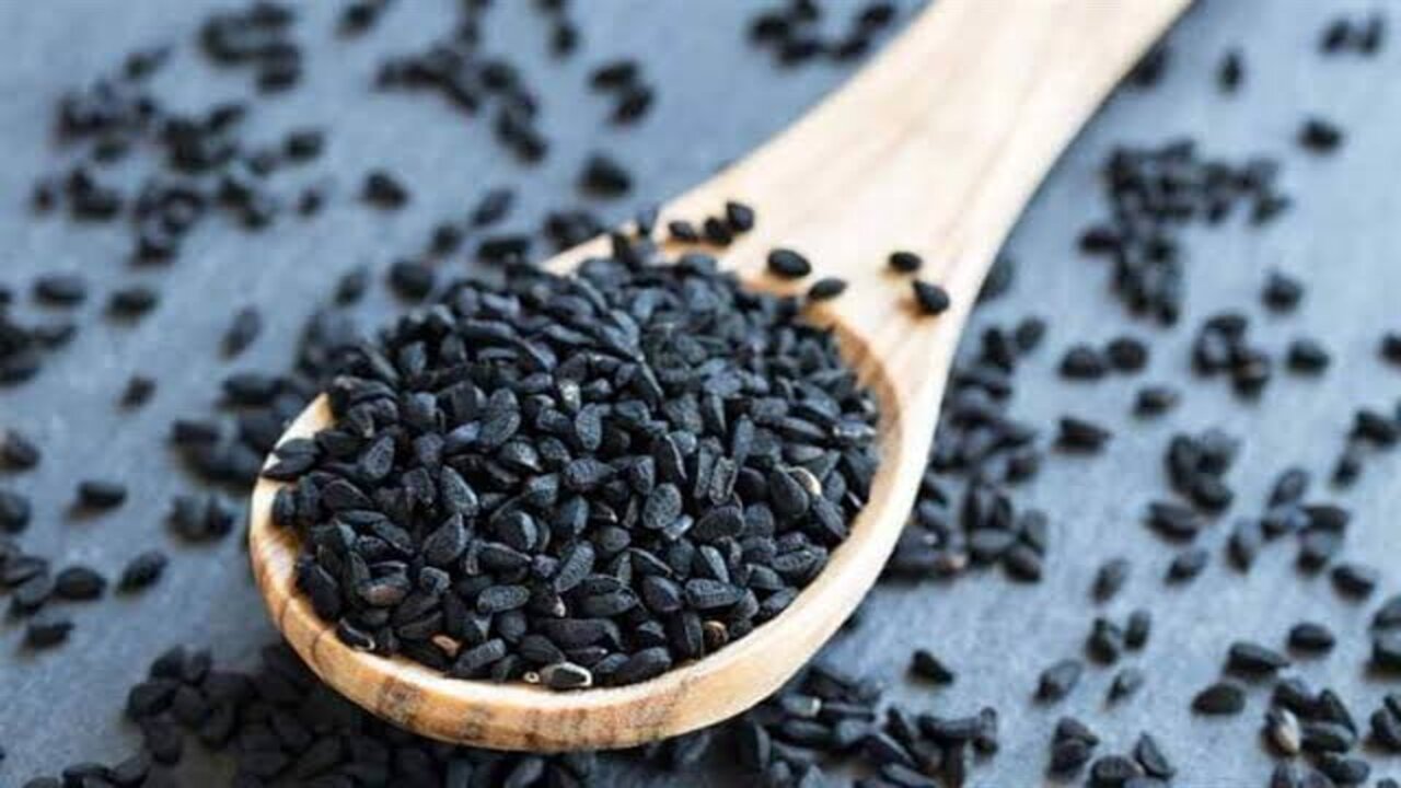 وشك هيبقى مفيهوش غلطة.. معحزة في الحبة السوداء ستخلصك من جميع مشاكل البشرة في 10 دقائق 5 وشك هيبقى مفيهوش غلطة.. معحزة في الحبة السوداء ستخلصك من جميع مشاكل البشرة في 10 دقائق