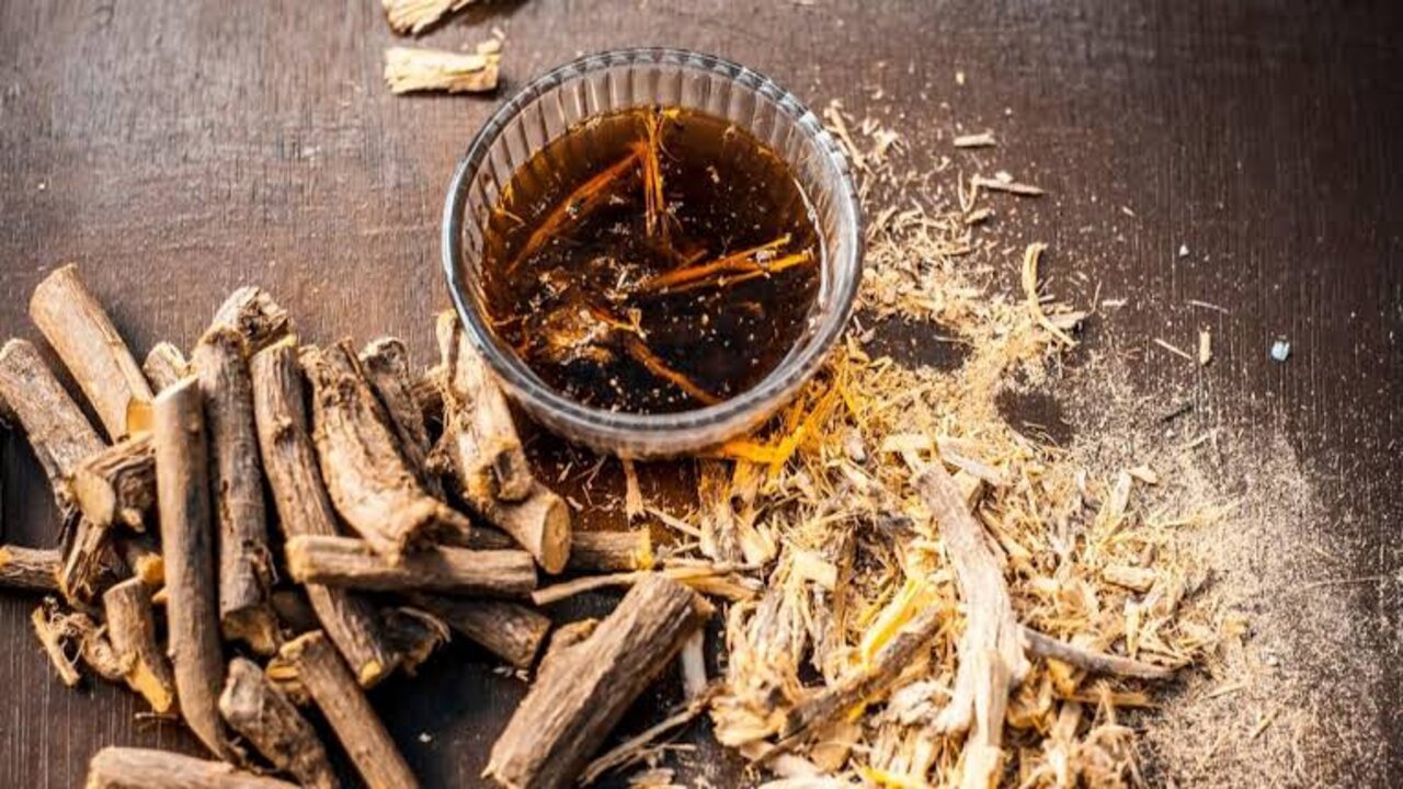 هيبقى طوله متر.. استخدمي العرقسوس بالطريقة دي وشعرك هيبقى اطول منك 5 هيبقى طوله متر.. استخدمي العرقسوس بالطريقة دي وشعرك هيبقى اطول منك