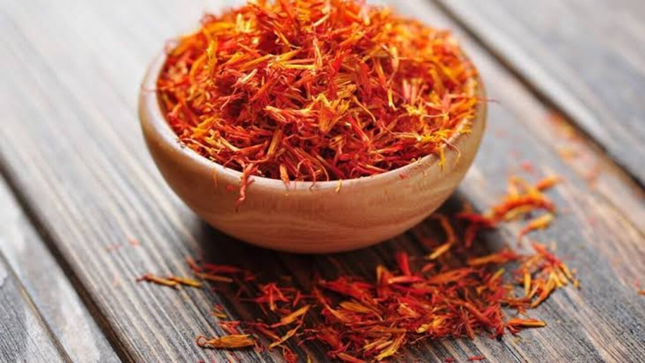 سر ارتفاع ثمنه.. معجزة الزعفران السحري هتخلي وشك كأنك لسه مولودة 5 سر ارتفاع ثمنه.. معجزة الزعفران السحري هتخلي وشك كأنك لسه مولودة