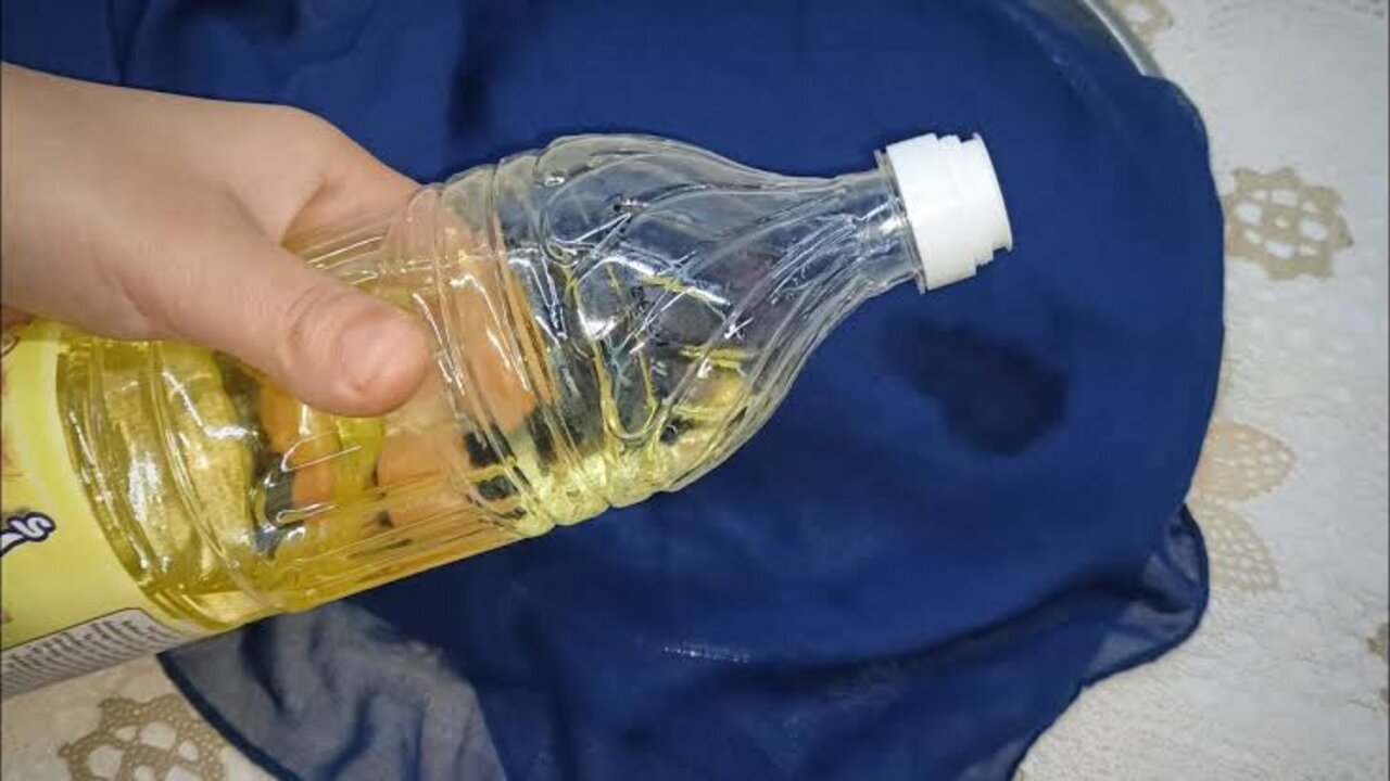 خلطة جبارة لإزالة بقع الزيت من الملابس البيضاء والملونة في ثواني هترجع جديدة بتبرق زي الاول 5 خلطة جبارة لإزالة بقع الزيت من الملابس البيضاء والملونة في ثواني هترجع جديدة بتبرق زي الاول