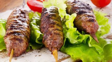طريقة عمل كباب الفراخ بالثومية في المنزل طعم وريحة تجنن مثل اكبر المطاعم وتحدي