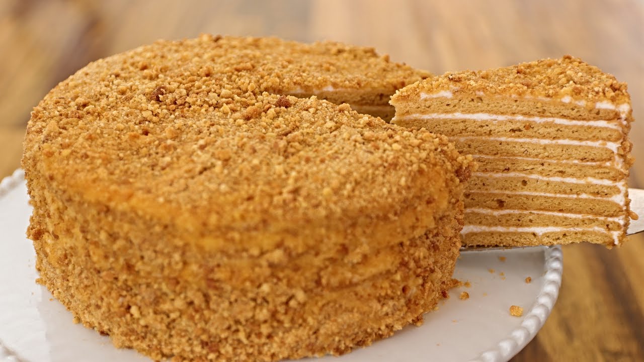 أيه العظمة دي.. اعملي كيكة العسل الروسية على أصولها ذي ما قال الكتاب خطوة بخطوة