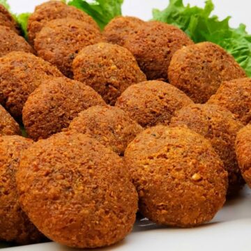 احلي من المطاعم.. اسرار عمل الطعمية البيتي مقرمشة وخفيفة ومنفوشة زي الجاهزة بطعم حكاية مش هتبطلي تعمليها كل يوم
