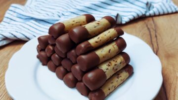 جهزي أصابع بسكوت الشوكولاتة اللذيذة.. وفرحي أولادك اللي مش هيبطلوا يطلبوها من حلاوتها