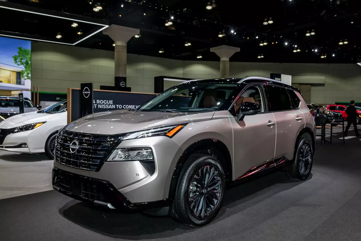 "Nissan" روج أقوى سيارة دفع رباعي يابانية على الطرق الوعرة 2024 4 “Nissan” روج أقوى سيارة دفع رباعي يابانية على الطرق الوعرة 2024