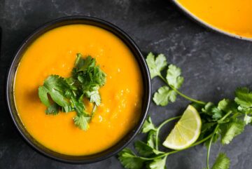 طريقة عمل شوربة العدس الأصفر مثل الجاهز