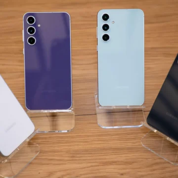 بتصميم فريد وتكنولوجيا 4 نانو .. مواصفات هاتف سامسونج المميز Samsung Galaxy S23 FE