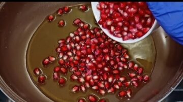 فكرة عبقرية.. حطي الرمان في الزيت المغلي اختراع  لكل ست بيت هتوفرلك فلوس المدارس