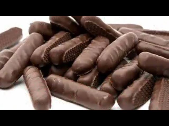 أجمل الحلويات المثالية للأطفال.. أصابع السابلية المغطاه بصوص الشوكولاتة الرائع جهزيه بأجمل شكل وطعم