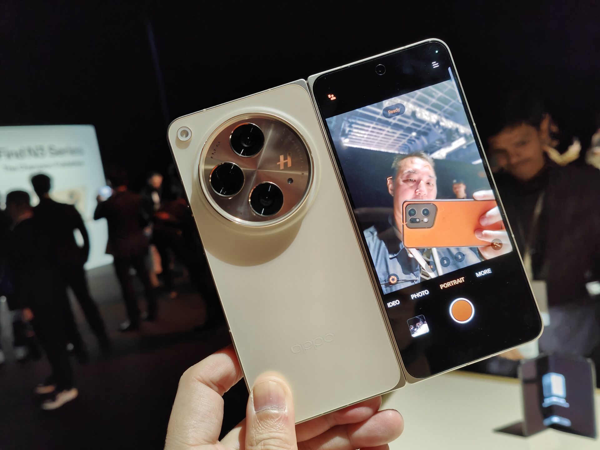 قاتل الآيفون من أوبو Oppo Find N3.. هاتف أنيق بقدرات تصوير خرافية