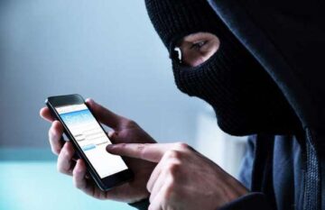 “هاتفك مخترق؟!” تحذير هام بشأن علامات تشير إلى اختراق الهاتف والتجسس عليه لسرقة صورك وبياناتك