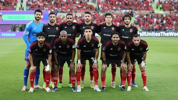 قبل نهائي السوبر المصري ضد فيوتشر.. الأهلي يقترب من حصد جائزة عالمية متفوقًا على السيتي