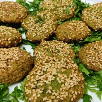 لكل الأحباب في مصر والوطن العربي.. إليكم 8 خطوات فقط لتحضير الفلافل المصرية في المنزل بكل سهولة ويسر!!