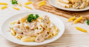 طريقة عمل المكرونة بالوايت صوص بكل سهولة في البيت