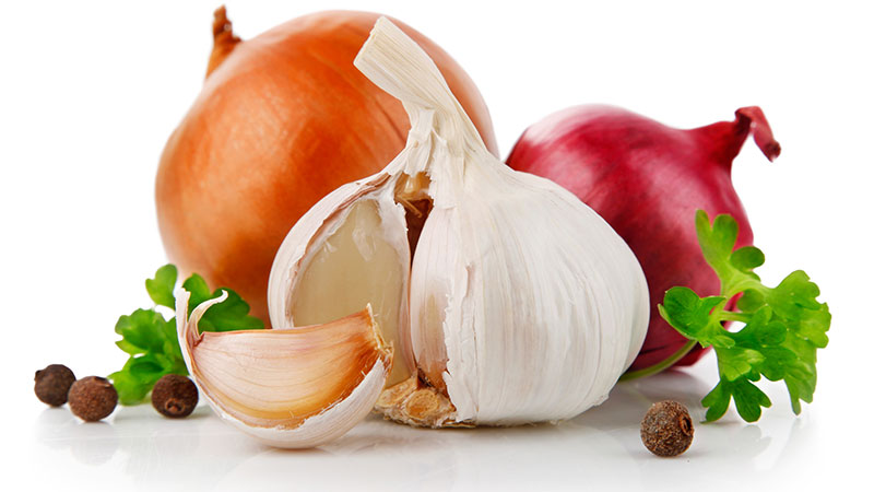 ابعدي عن الغالي وخدي البديل .. 5 بدائل للبصل موجودة في مطبخك 5 ابعدي عن الغالي وخدي البديل .. 5 بدائل للبصل موجودة في مطبخك