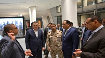 حرصا على متابعة ما يتم إنجازه رئيس الوزراء يتفقد المتحف المصري الكبير