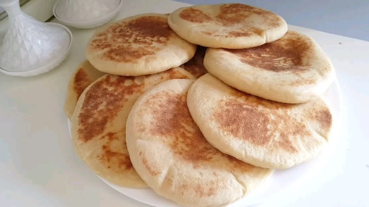 خبز الزبادي علي الطاسة بدون خميرة وفرن  في 5 دقائق لن تتوقعي النتيجة ستصدمكم