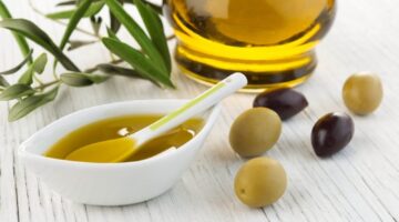زيت الزيتون للشعر