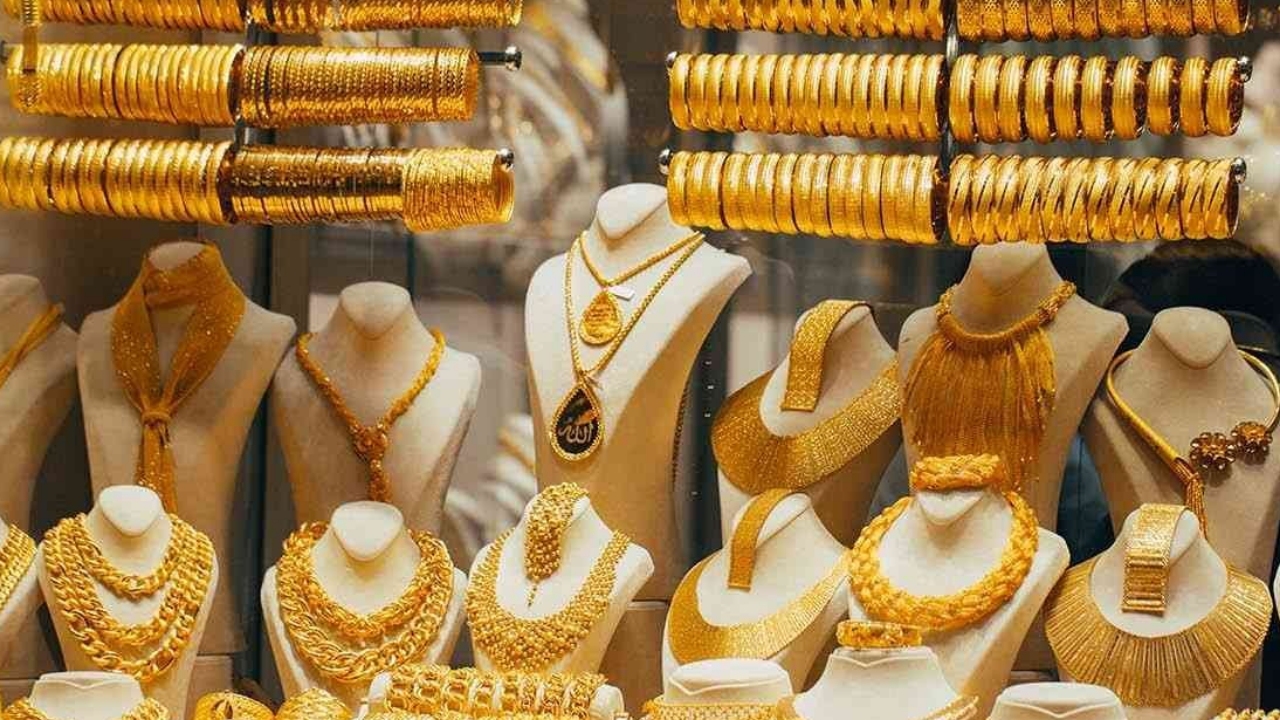 بعد وصول "سعر الذهب عيار 21 جرام إلى 3150 جنيه"... سعر الذهب اليوم في مصر السبت 30 ديسمبر 2023 5 بعد وصول “سعر الذهب عيار 21 جرام إلى 3150 جنيه”… سعر الذهب اليوم في مصر السبت 30 ديسمبر 2023