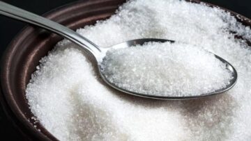 “يا بختكوا هيصوا وزقططوا” انخفاض سعر السكر 20 جنيه وهذا موعد انتهاء الأزمة