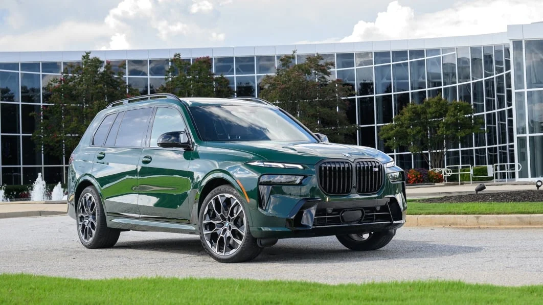 فخر الصناعة الألمانية.. سعر ومواصفات سيارة BMW X7 2024 في السوق المصري 2 فخر الصناعة الألمانية.. سعر ومواصفات سيارة BMW X7 2024 في السوق المصري