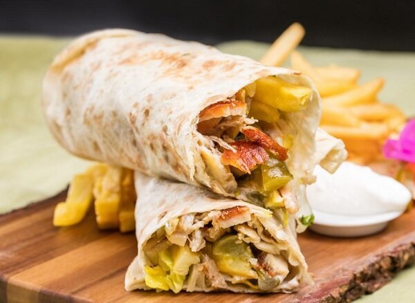 اعمليها زي المحلات بالظبط..الشاورما بطريقة المطاعم بمكونات بسيطة وطعم روعة 5 اعمليها زي المحلات بالظبط..الشاورما بطريقة المطاعم بمكونات بسيطة وطعم روعة