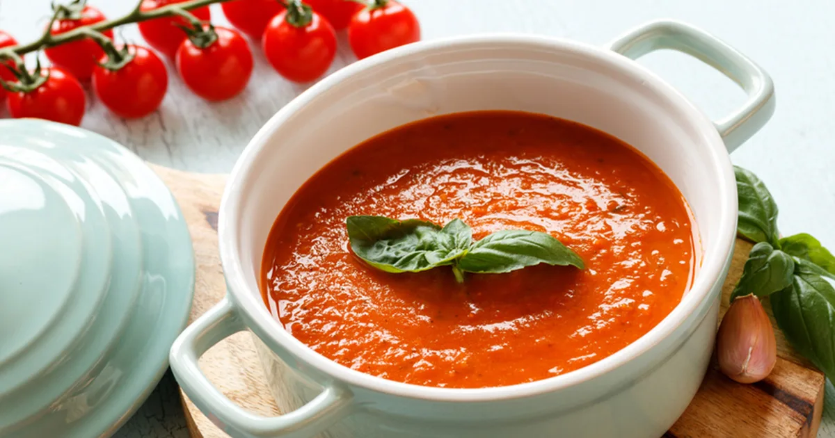 أحلى وجبة تدفي في برد الشتاء .. طريقة عمل شوربة الطماطم بالكريمة 5 أحلى وجبة تدفي في برد الشتاء .. طريقة عمل شوربة الطماطم بالكريمة