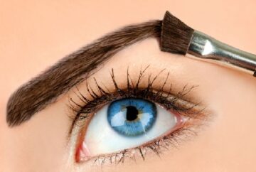 مش هتروحى الكوافير تانى…صبغ الحواجب في البيت بدون أي مواد كيمائية ولا صبغات