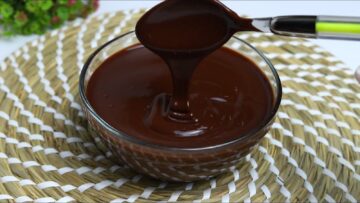 صوص الشوكولاته الرهيب لتغطيه الحلويات والمعجنات بدون دهون