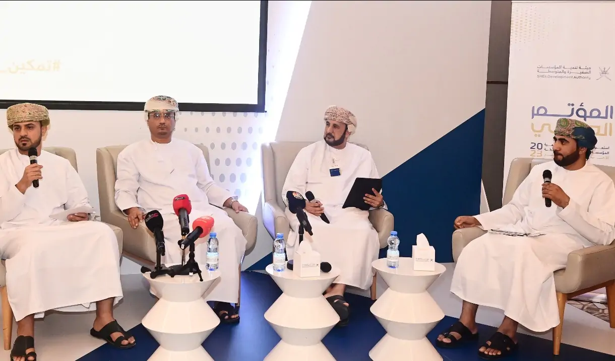 ضوابط الحصول على بطاقة رواد الأعمال في عمان
