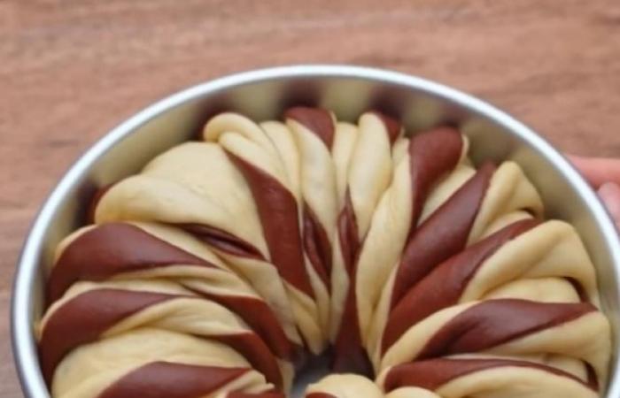 فطيرة شهية تبعث السعادة "طريقة عمل طاقية السلطان بالشوكولاتة" طعمها خرافي ومكوناتها بسيطة 5 فطيرة شهية تبعث السعادة “طريقة عمل طاقية السلطان بالشوكولاتة” طعمها خرافي ومكوناتها بسيطة