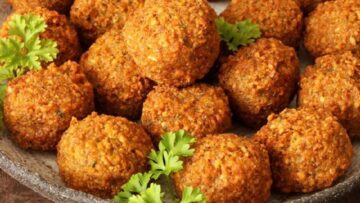 طريقة عمل الفلافل البيتي (الطعمية) علي أصولها في المنزل بخطوات بسيطة