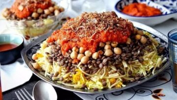 متعيهم بأكلة اقتصادية موفرة .. طريقة عمل الكشري المصري بكل تكاته وأسراره في وقت قياسي