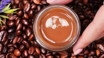 طريقة عمل ماسك القهوة والنشا