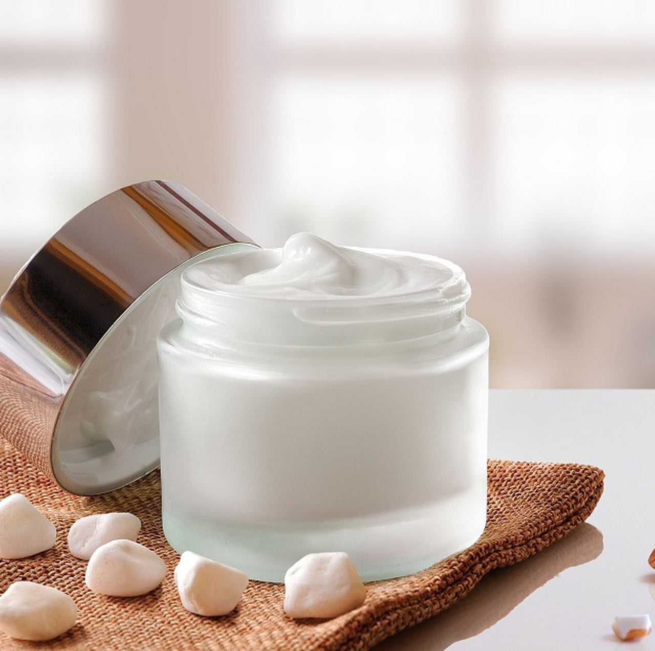 "تألقي برائحة عطرة" طريقة مزيل عرق طبيعي بمكونات من العطار بالشبه والمسك 5 “تألقي برائحة عطرة” طريقة مزيل عرق طبيعي بمكونات من العطار بالشبه والمسك