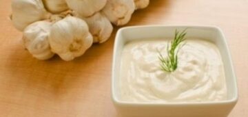 طريقة عمل ثومية المطاعم بطعم مميز وخطوات بسيطة وسهلة