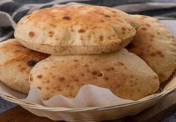طريقة عمل العيش البلدي بطريقة سهلة جدا