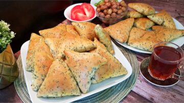 فطائر الزعتر الأخضر بالجبنة النابلسية وزيت الزيتون