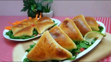 فطائر السبانخ بطريقة سهلة وسر لونها الذهبي بدون دهن بيض