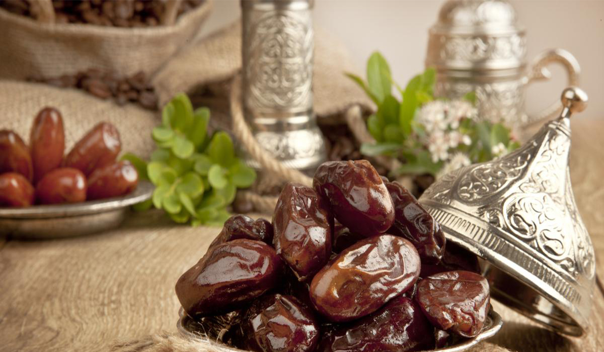 تناول 3 ثمرات من البلح يومياً وانظر ماذا يحدث لجسمك 5 تناول 3 ثمرات من البلح يومياً وانظر ماذا يحدث لجسمك