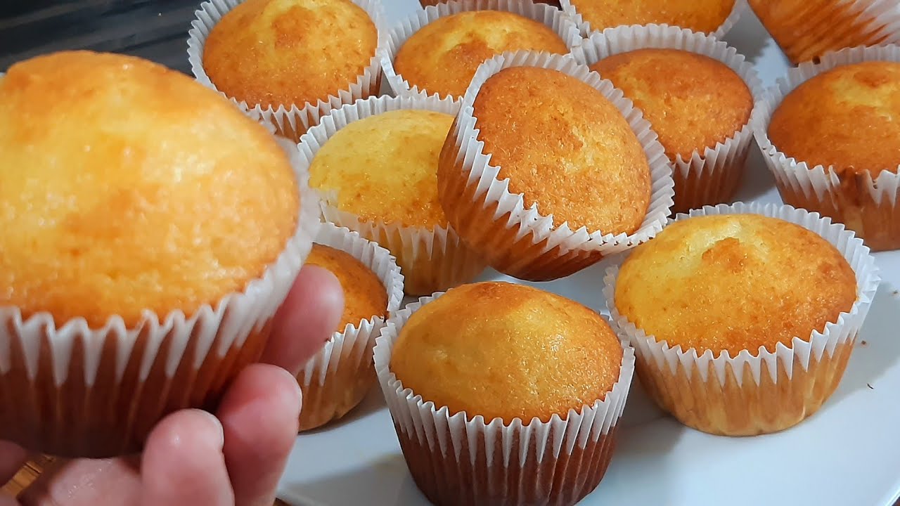 ببيضة واحدة حضري كب كيك البسبوسة بحشوة القشطة 5 ببيضة واحدة حضري كب كيك البسبوسة بحشوة القشطة