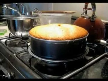 طريقة عمل كيكة الحلة بدون فرن في المنزل وخلال بضع دقائق