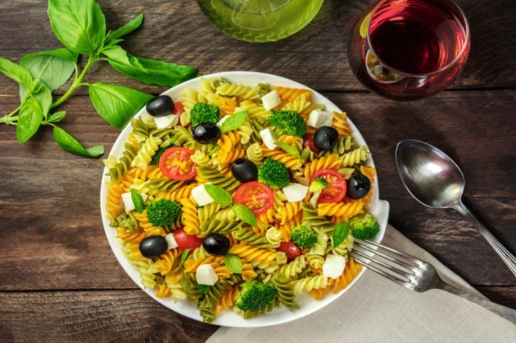 أسهل طريقة لعمل سلطة المكرونة الباردة بكل تكاتها وأسرارها 2 أسهل طريقة لعمل سلطة المكرونة الباردة بكل تكاتها وأسرارها
