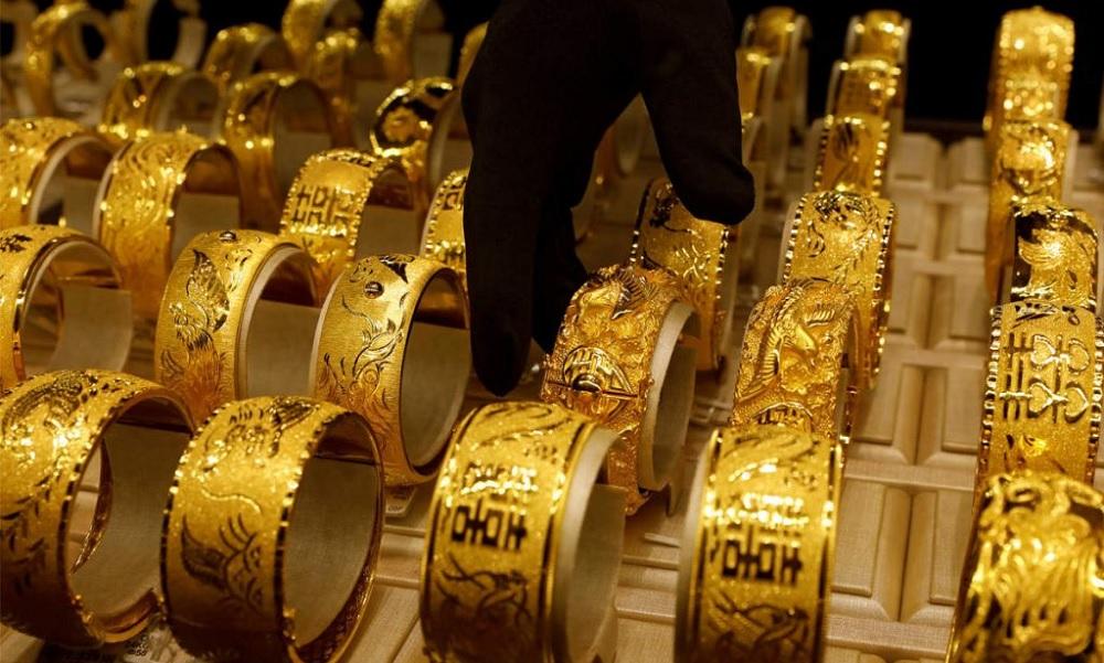 الذهب لسه بيبهرنا مستني ايه اشتري .. هبوط سعر الذهب في مصر اليوم الاثنين 4/12/2023 وعيار 21 ينزل لمستوى جديد 2 الذهب لسه بيبهرنا مستني ايه اشتري .. هبوط سعر الذهب في مصر اليوم الاثنين 4/12/2023 وعيار 21 ينزل لمستوى جديد