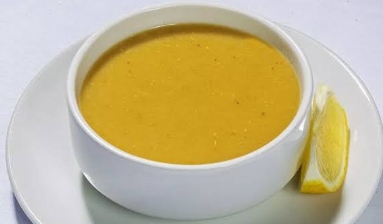 طريقة عمل شوربة العدس الأصفر بخطوات سهلة وسريعة