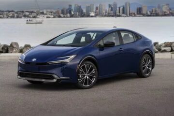 “Toyota Prius Prime” السيارة الأسيوية المتميزة بالتحكم الأوامر الصوتية 2024
